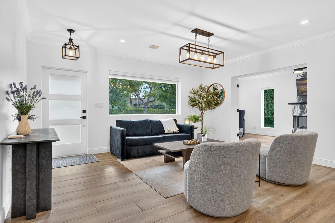 En Venta: $3,595,000 (4 camas, 3 baños, 2592 Pies cuadrados)