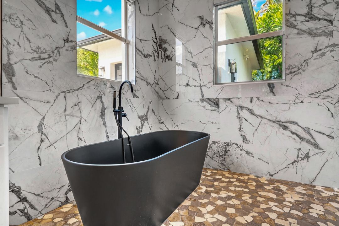 En Venta: $3,595,000 (4 camas, 3 baños, 2592 Pies cuadrados)