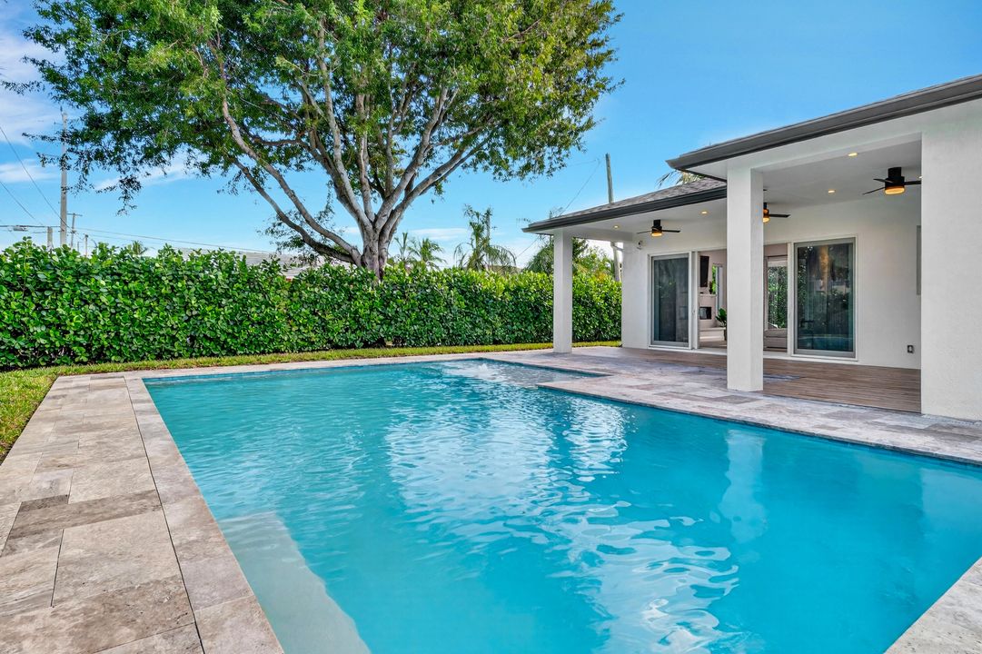 En Venta: $3,595,000 (4 camas, 3 baños, 2592 Pies cuadrados)