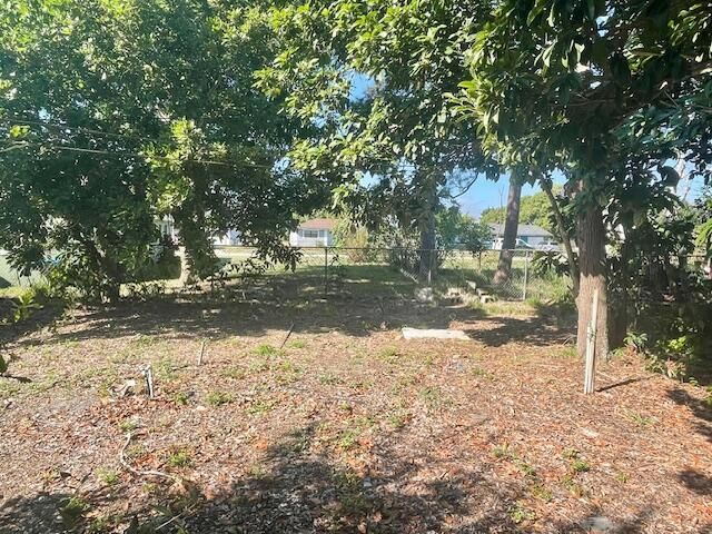 For Sale: $259,000 (3 beds, 1 baths, 2268 Square Feet)