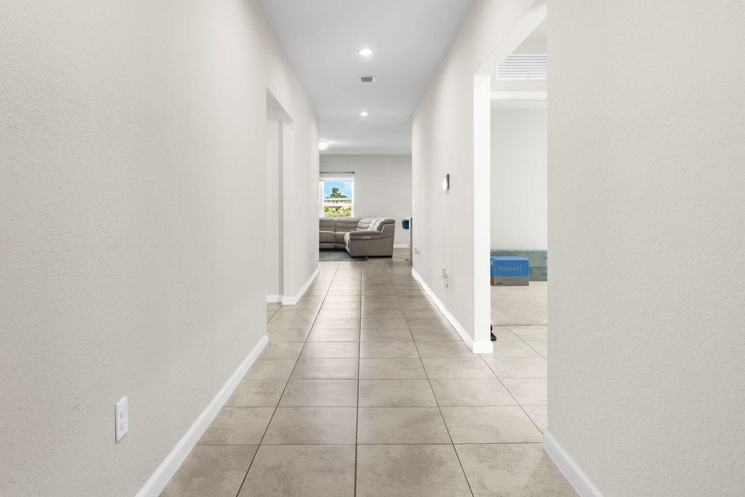 For Sale: $407,000 (4 beds, 2 baths, 1729 Square Feet)