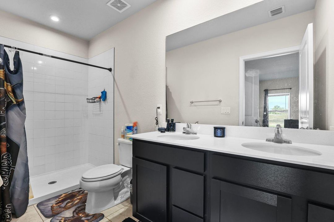 For Sale: $407,000 (4 beds, 2 baths, 1729 Square Feet)