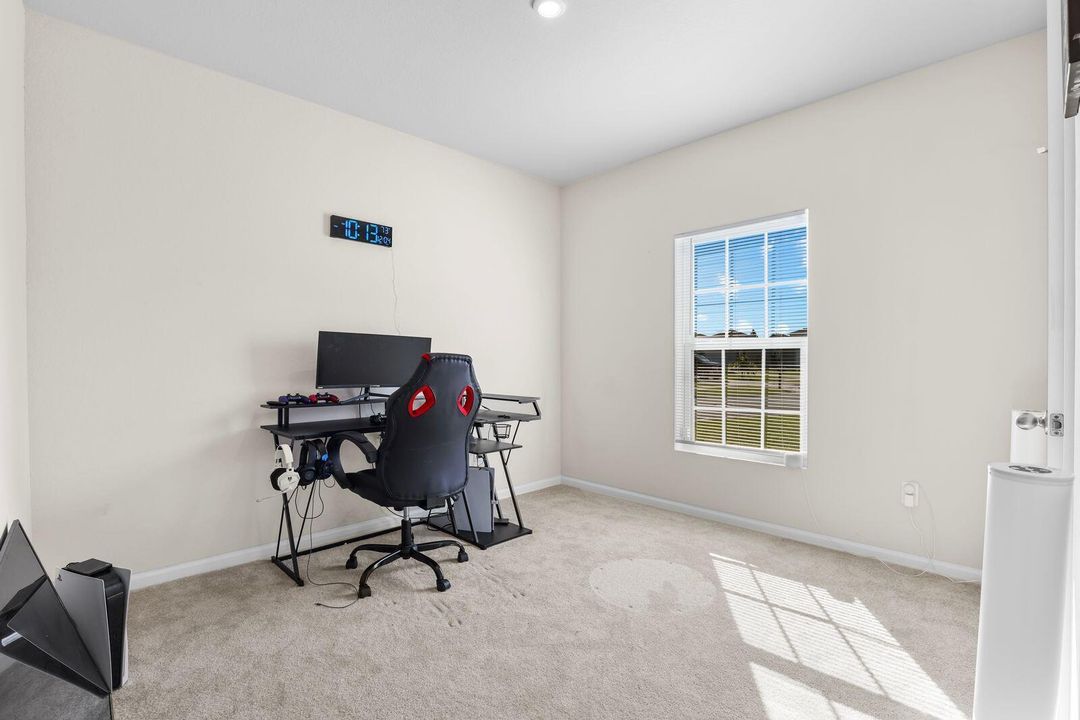 For Sale: $407,000 (4 beds, 2 baths, 1729 Square Feet)