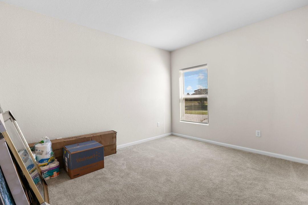 For Sale: $407,000 (4 beds, 2 baths, 1729 Square Feet)