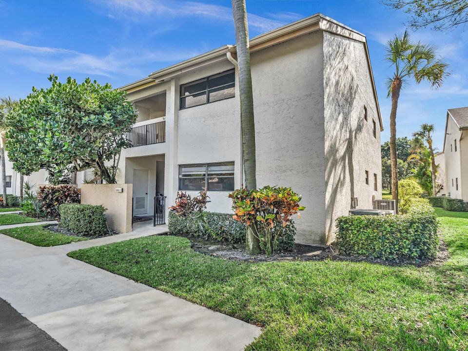 На продажу: $265,000 (2 спален, 2 ванн, 1100 Квадратных фут)