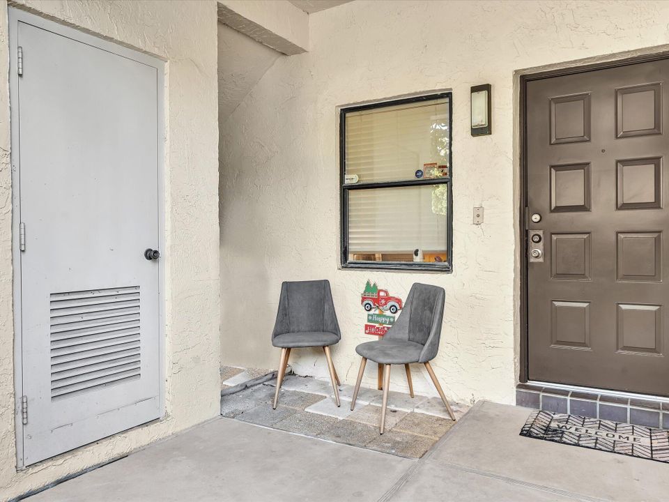 На продажу: $265,000 (2 спален, 2 ванн, 1100 Квадратных фут)