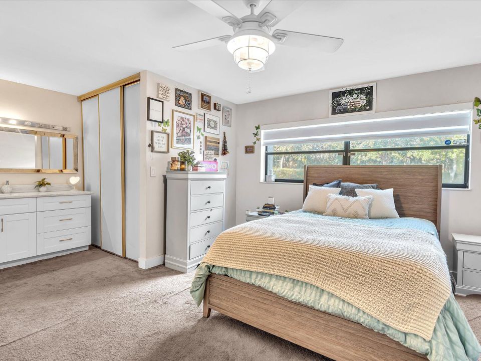 На продажу: $265,000 (2 спален, 2 ванн, 1100 Квадратных фут)