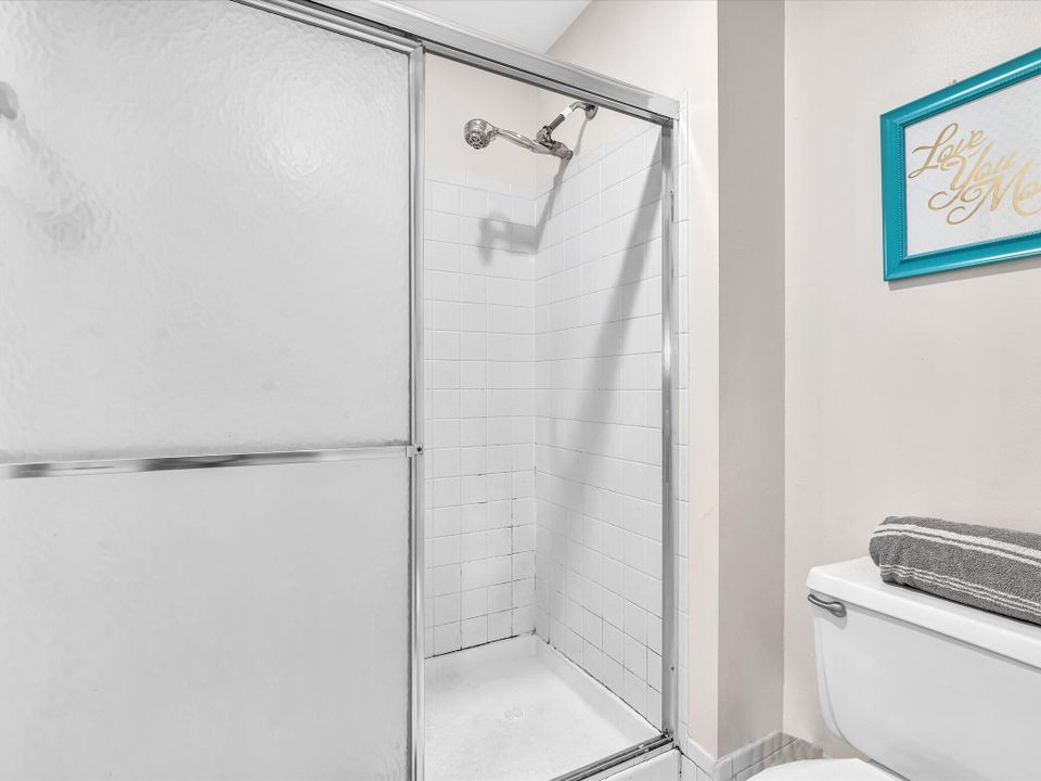 На продажу: $265,000 (2 спален, 2 ванн, 1100 Квадратных фут)