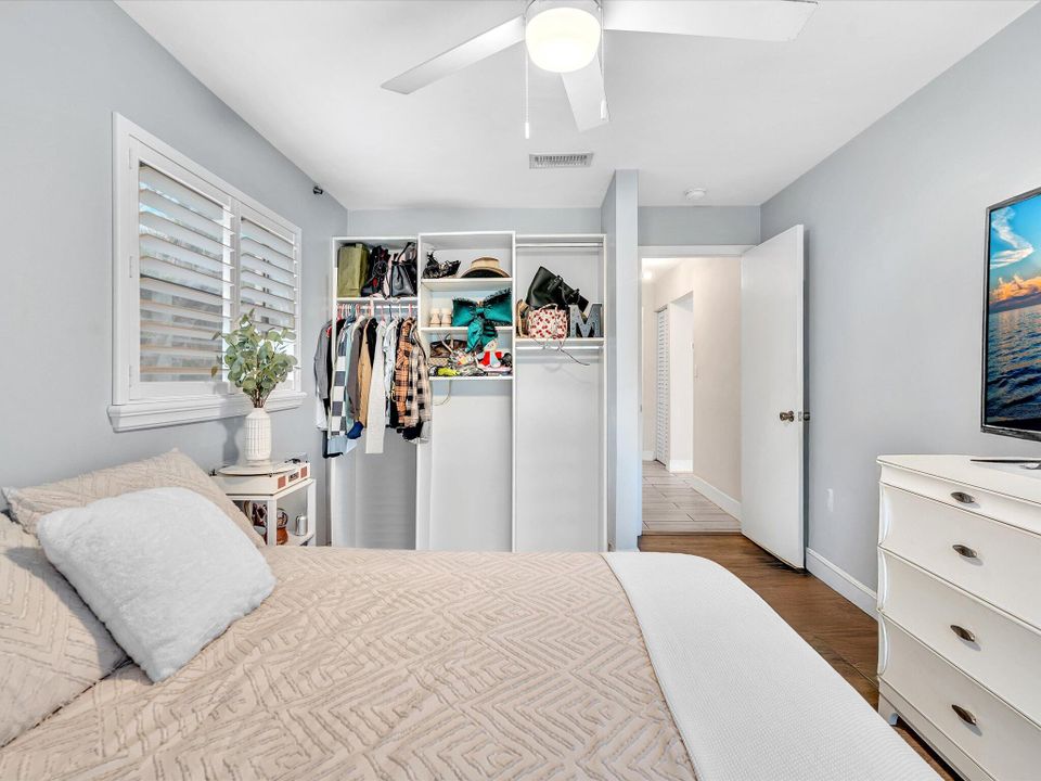 На продажу: $265,000 (2 спален, 2 ванн, 1100 Квадратных фут)