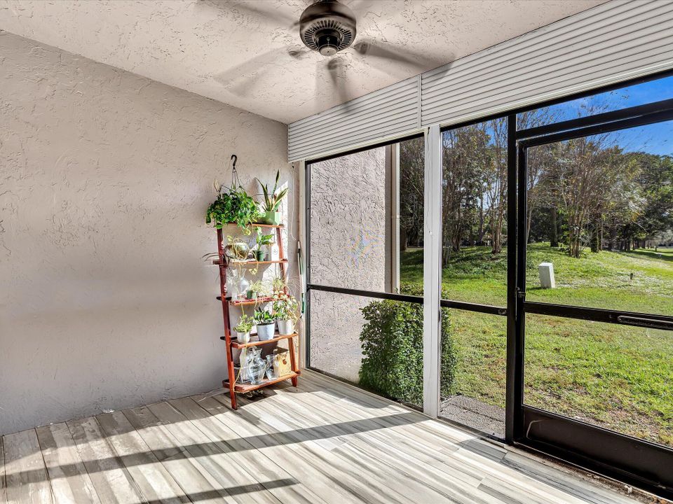 На продажу: $265,000 (2 спален, 2 ванн, 1100 Квадратных фут)