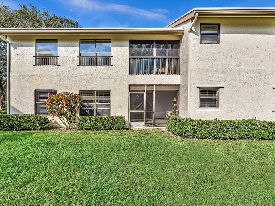 На продажу: $265,000 (2 спален, 2 ванн, 1100 Квадратных фут)