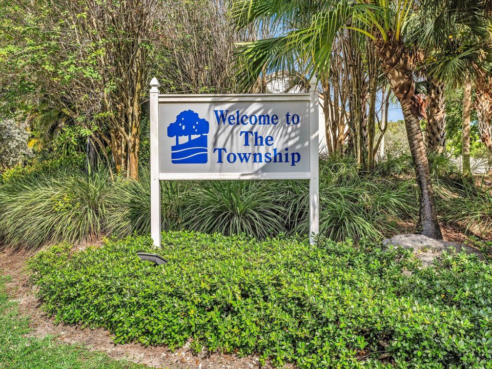 На продажу: $265,000 (2 спален, 2 ванн, 1100 Квадратных фут)