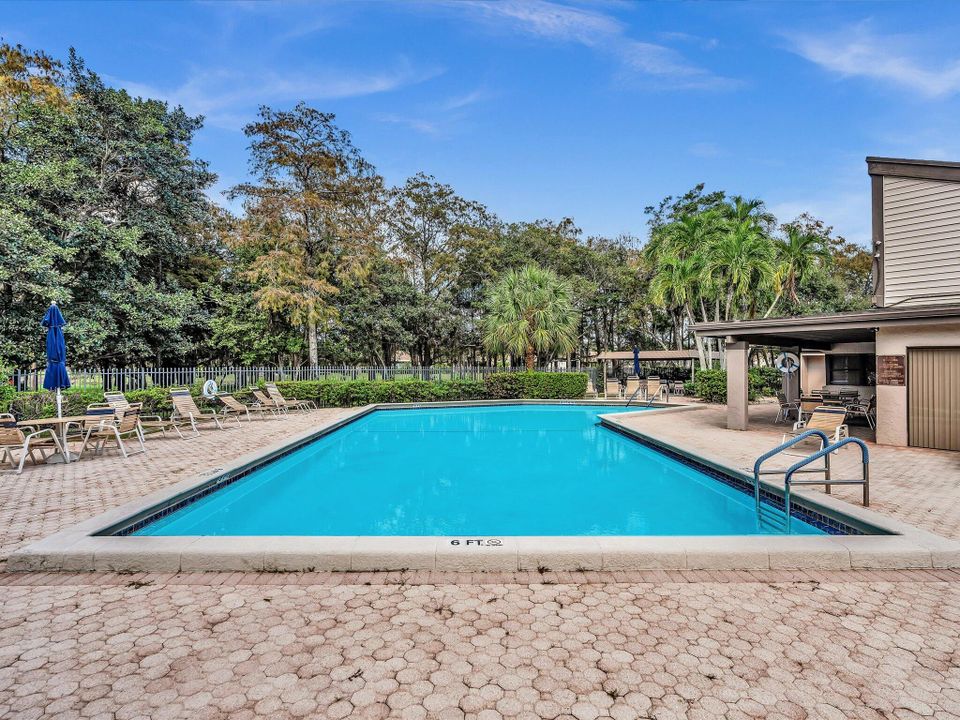 На продажу: $265,000 (2 спален, 2 ванн, 1100 Квадратных фут)