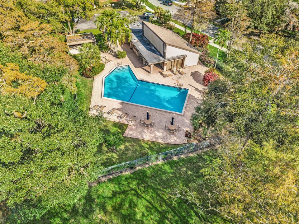 На продажу: $265,000 (2 спален, 2 ванн, 1100 Квадратных фут)