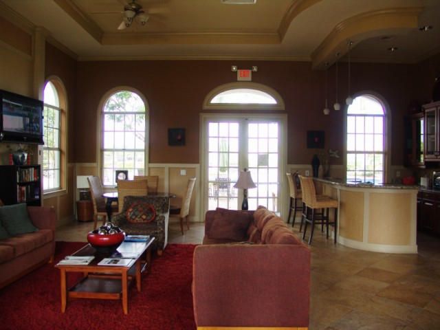 For Rent: $2,100 (2 beds, 2 baths, 880 Square Feet)