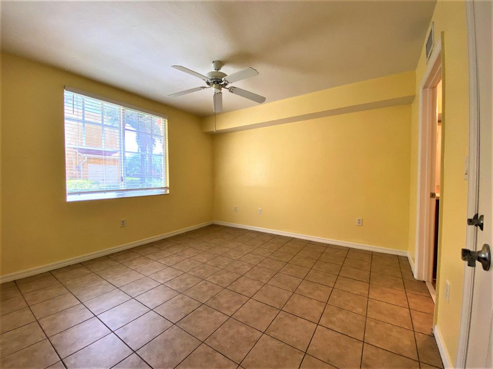 For Rent: $2,100 (2 beds, 2 baths, 880 Square Feet)