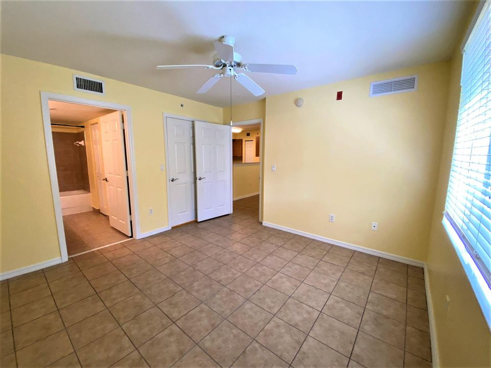 For Rent: $2,100 (2 beds, 2 baths, 880 Square Feet)