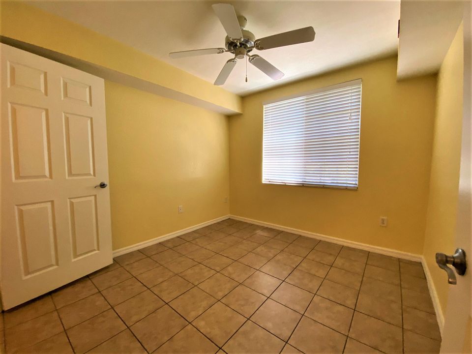 For Rent: $2,100 (2 beds, 2 baths, 880 Square Feet)