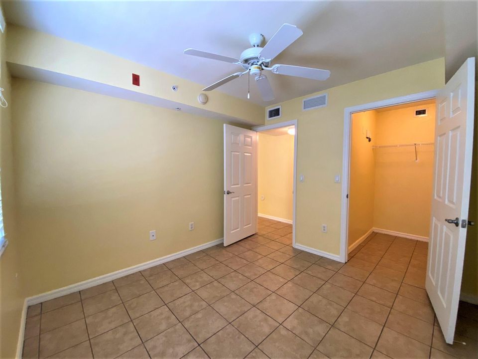 For Rent: $2,100 (2 beds, 2 baths, 880 Square Feet)