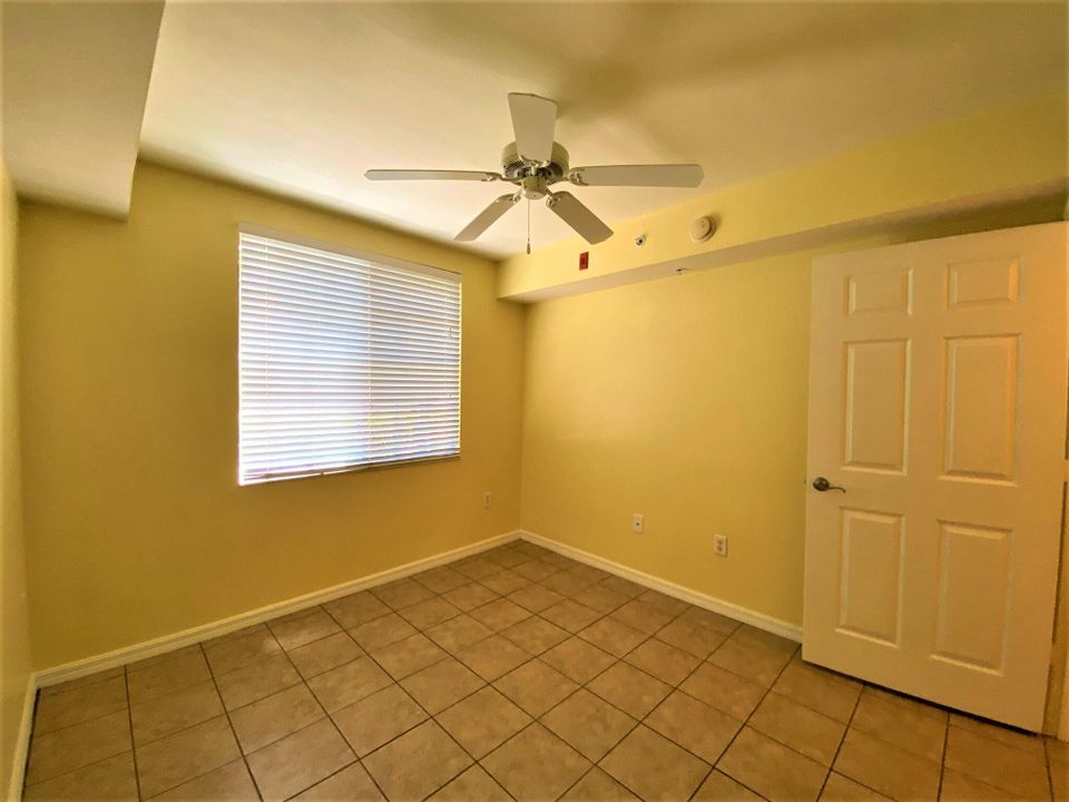 For Rent: $2,100 (2 beds, 2 baths, 880 Square Feet)