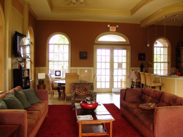 For Rent: $2,100 (2 beds, 2 baths, 880 Square Feet)