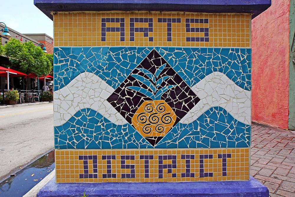 For Rent: $2,100 (2 beds, 2 baths, 880 Square Feet)