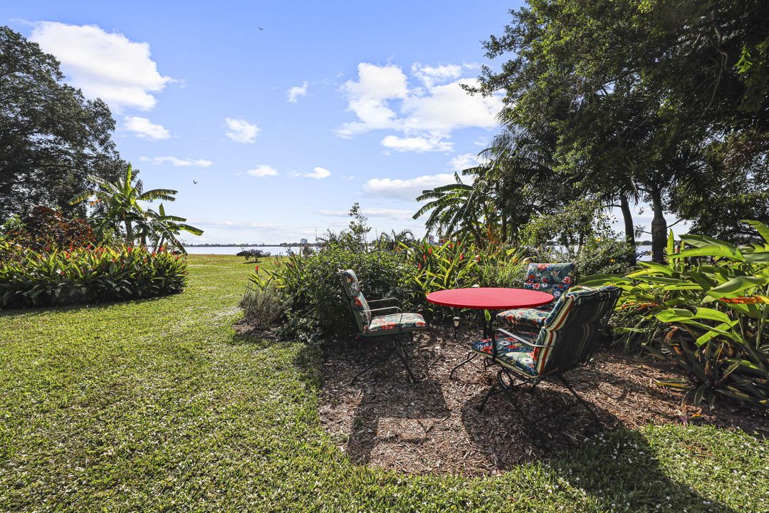 На продажу: $1,750,000 (6 спален, 4 ванн, 3611 Квадратных фут)