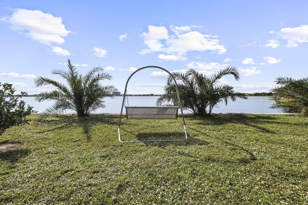 На продажу: $1,750,000 (6 спален, 4 ванн, 3611 Квадратных фут)