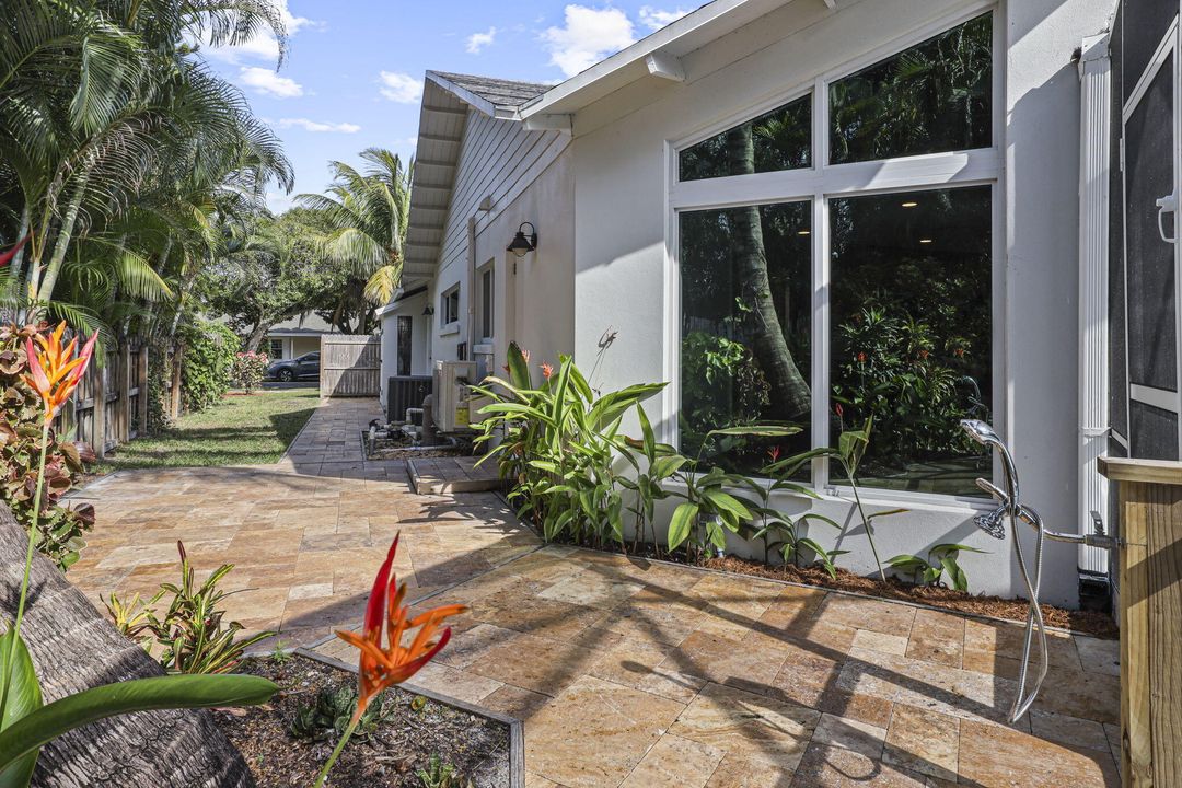 На продажу: $1,750,000 (6 спален, 4 ванн, 3611 Квадратных фут)