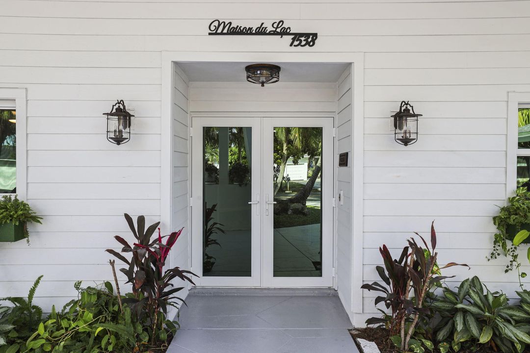 На продажу: $1,750,000 (6 спален, 4 ванн, 3611 Квадратных фут)