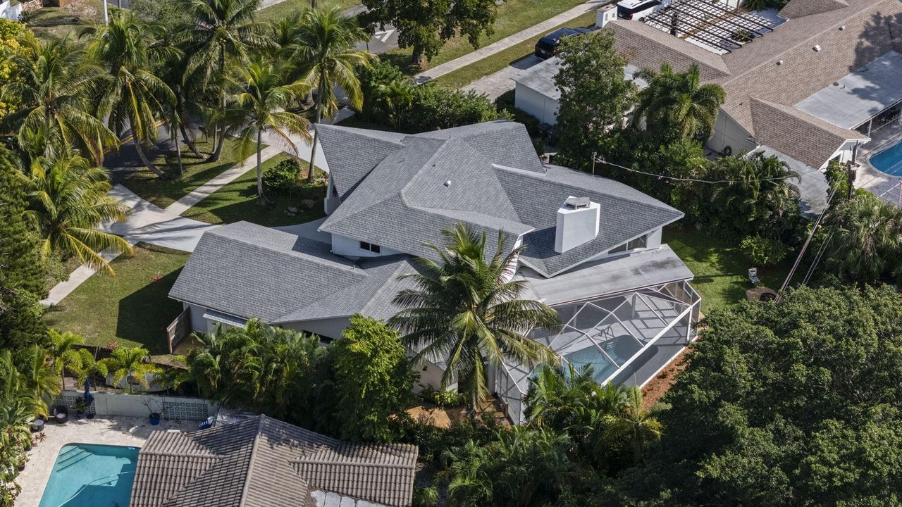 На продажу: $1,750,000 (6 спален, 4 ванн, 3611 Квадратных фут)