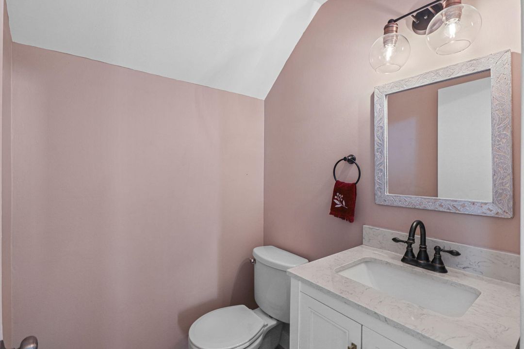 На продажу: $1,750,000 (6 спален, 4 ванн, 3611 Квадратных фут)