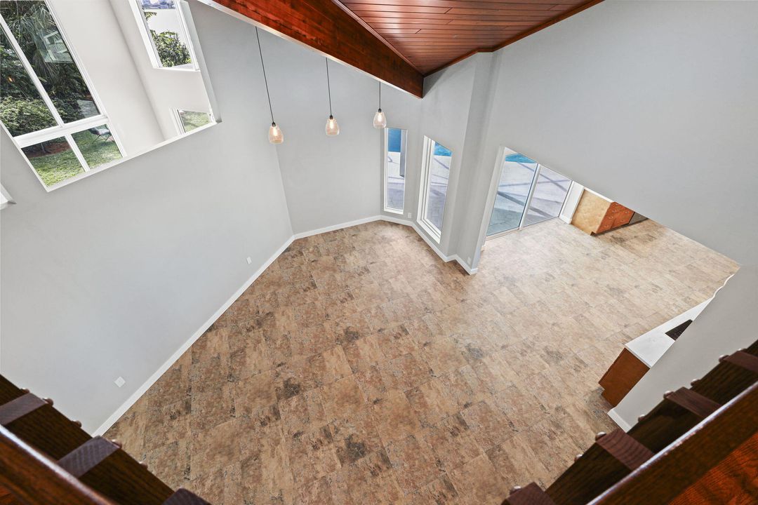 На продажу: $1,750,000 (6 спален, 4 ванн, 3611 Квадратных фут)