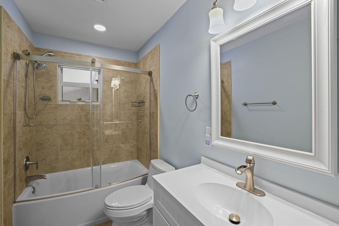 На продажу: $1,750,000 (6 спален, 4 ванн, 3611 Квадратных фут)