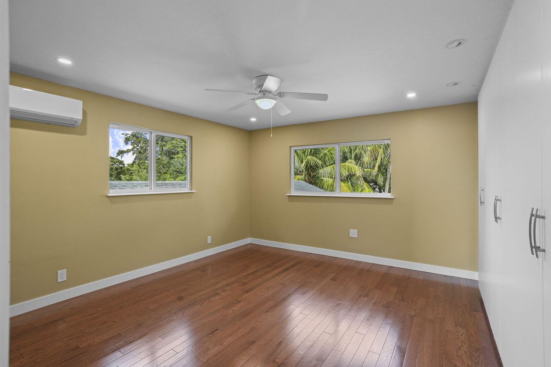 На продажу: $1,750,000 (6 спален, 4 ванн, 3611 Квадратных фут)