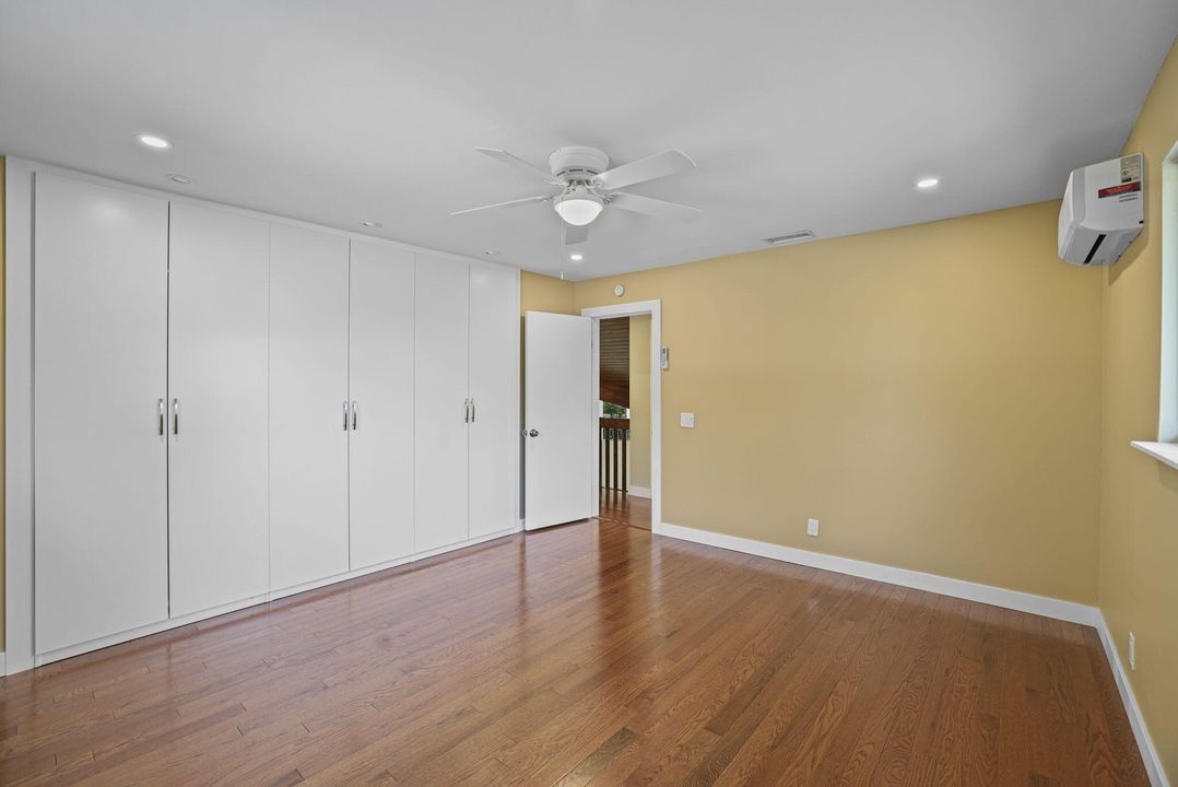 На продажу: $1,750,000 (6 спален, 4 ванн, 3611 Квадратных фут)