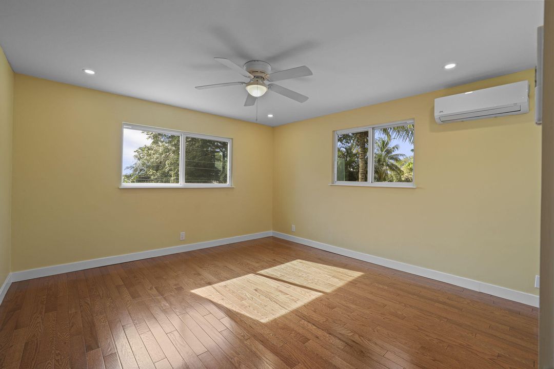 На продажу: $1,750,000 (6 спален, 4 ванн, 3611 Квадратных фут)