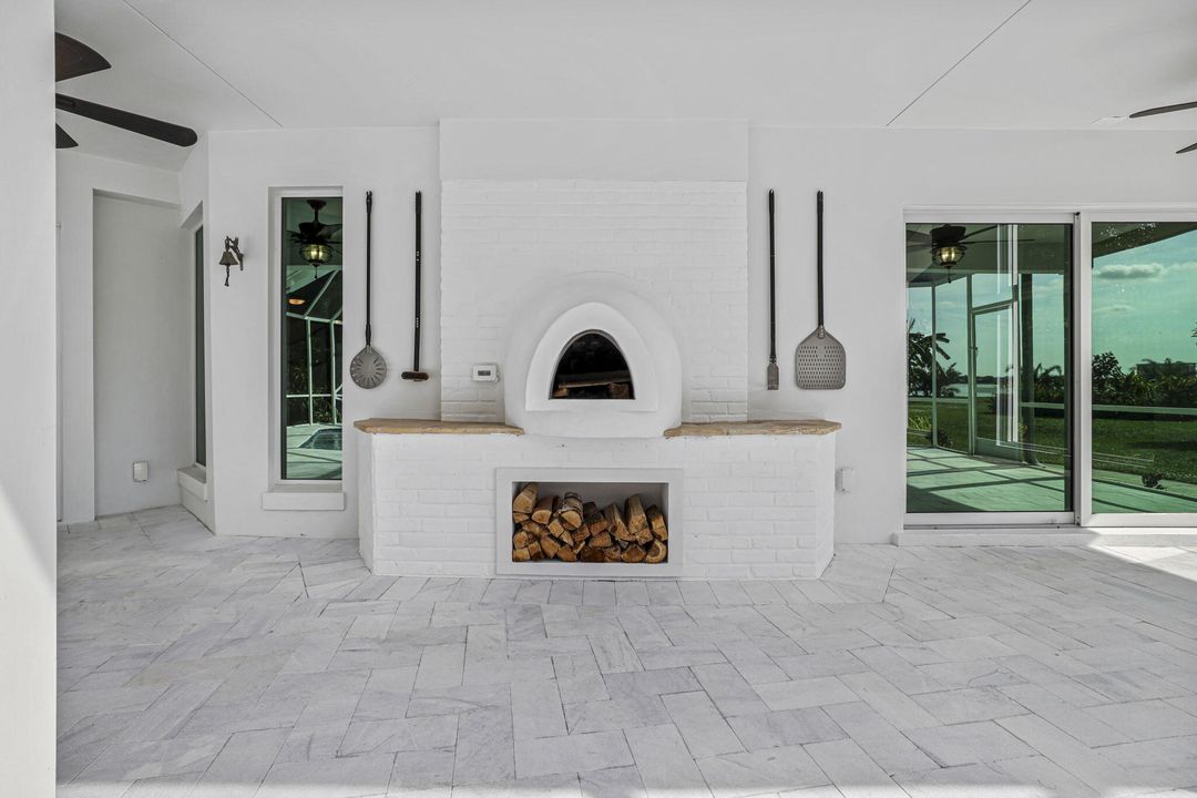 На продажу: $1,750,000 (6 спален, 4 ванн, 3611 Квадратных фут)