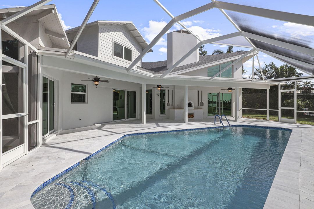 На продажу: $1,750,000 (6 спален, 4 ванн, 3611 Квадратных фут)