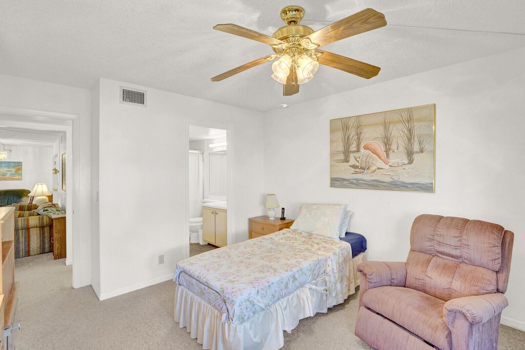 На продажу: $147,900 (2 спален, 2 ванн, 937 Квадратных фут)