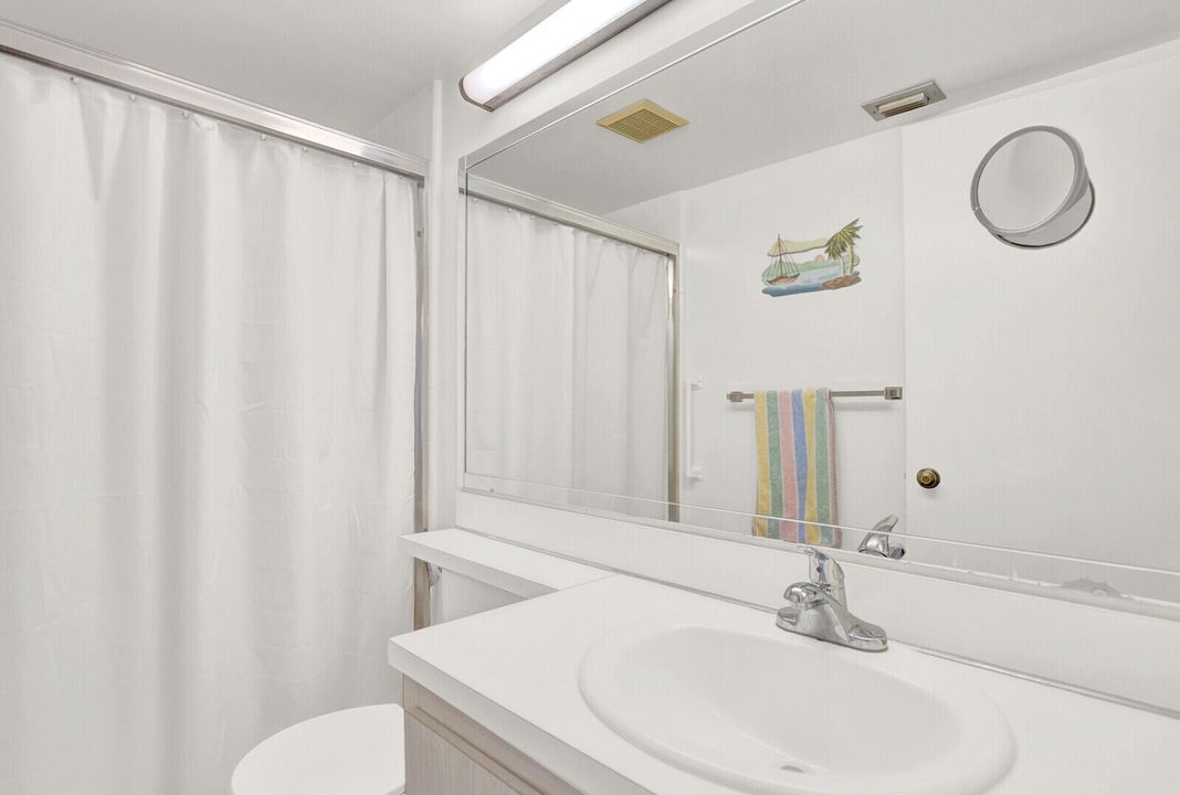 На продажу: $147,900 (2 спален, 2 ванн, 937 Квадратных фут)