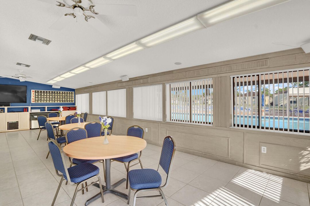 На продажу: $147,900 (2 спален, 2 ванн, 937 Квадратных фут)