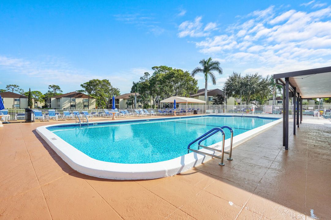 На продажу: $147,900 (2 спален, 2 ванн, 937 Квадратных фут)