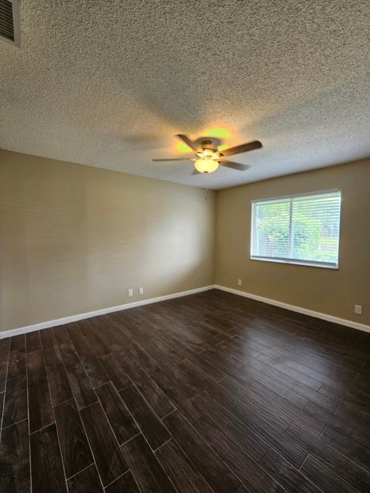 For Rent: $2,300 (3 beds, 1 baths, 1312 Square Feet)
