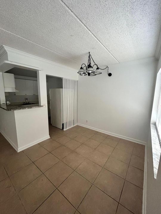 Activo con contrato: $1,550 (2 camas, 1 baños, 900 Pies cuadrados)