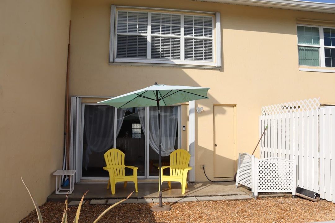 На продажу: $319,000 (2 спален, 2 ванн, 1195 Квадратных фут)