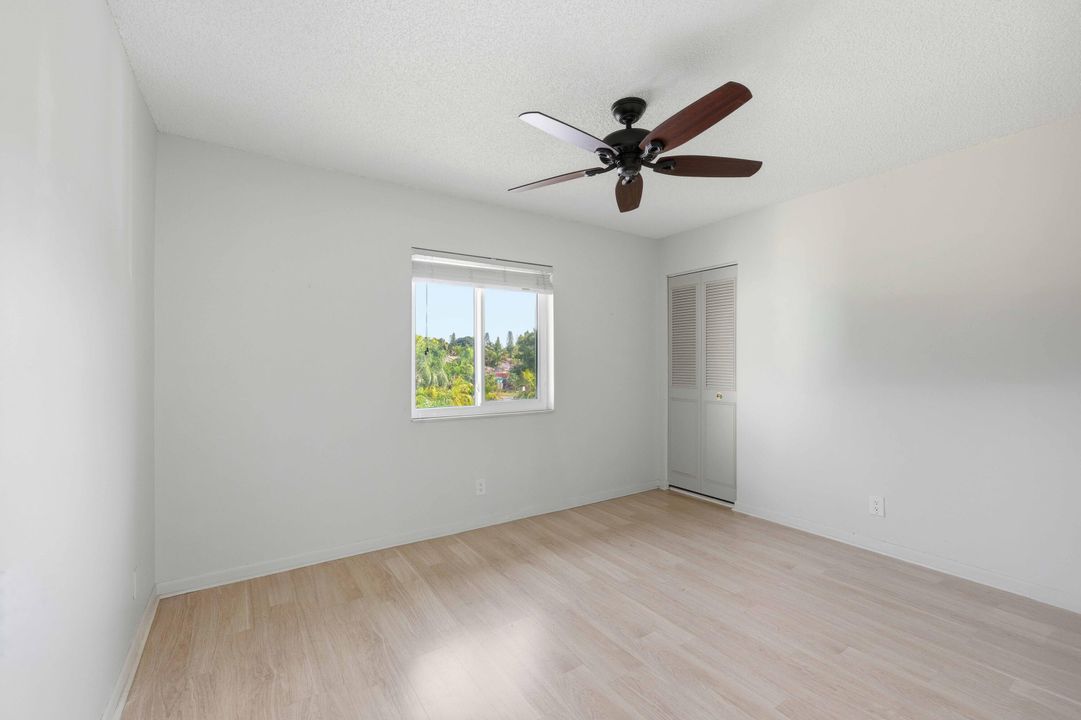 For Sale: $167,000 (2 beds, 1 baths, 935 Square Feet)