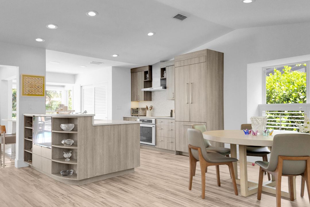 待售: $1,250,000 (2 贝兹, 2 浴室, 1347 平方英尺)