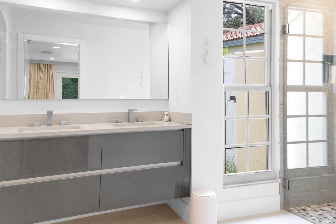 待售: $1,250,000 (2 贝兹, 2 浴室, 1347 平方英尺)