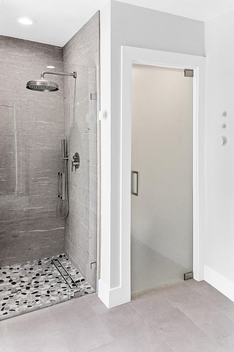 待售: $1,250,000 (2 贝兹, 2 浴室, 1347 平方英尺)